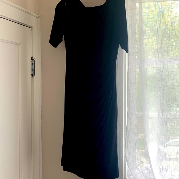 Vince Camuto Dresses & Skirts - Black midi Vince Camuto dress
